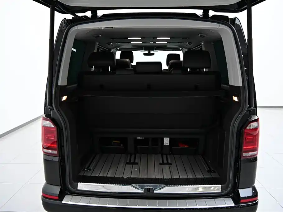 Volkswagen Multivan 2019 2.0TSI 4WD Premium 7-seater фото 23