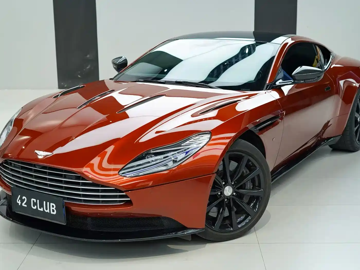 Aston Martin DB11 2019 2016 5.2T Launch Edition