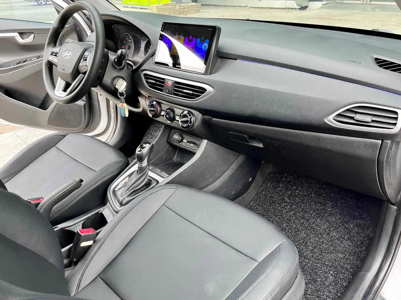 Hyundai Elantra 2017 1.6L Automatic Joy Edition DLX фото 11
