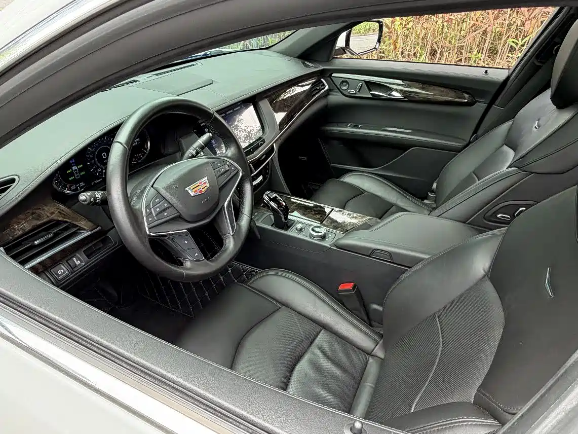 Фото 16 - Cadillac CT6