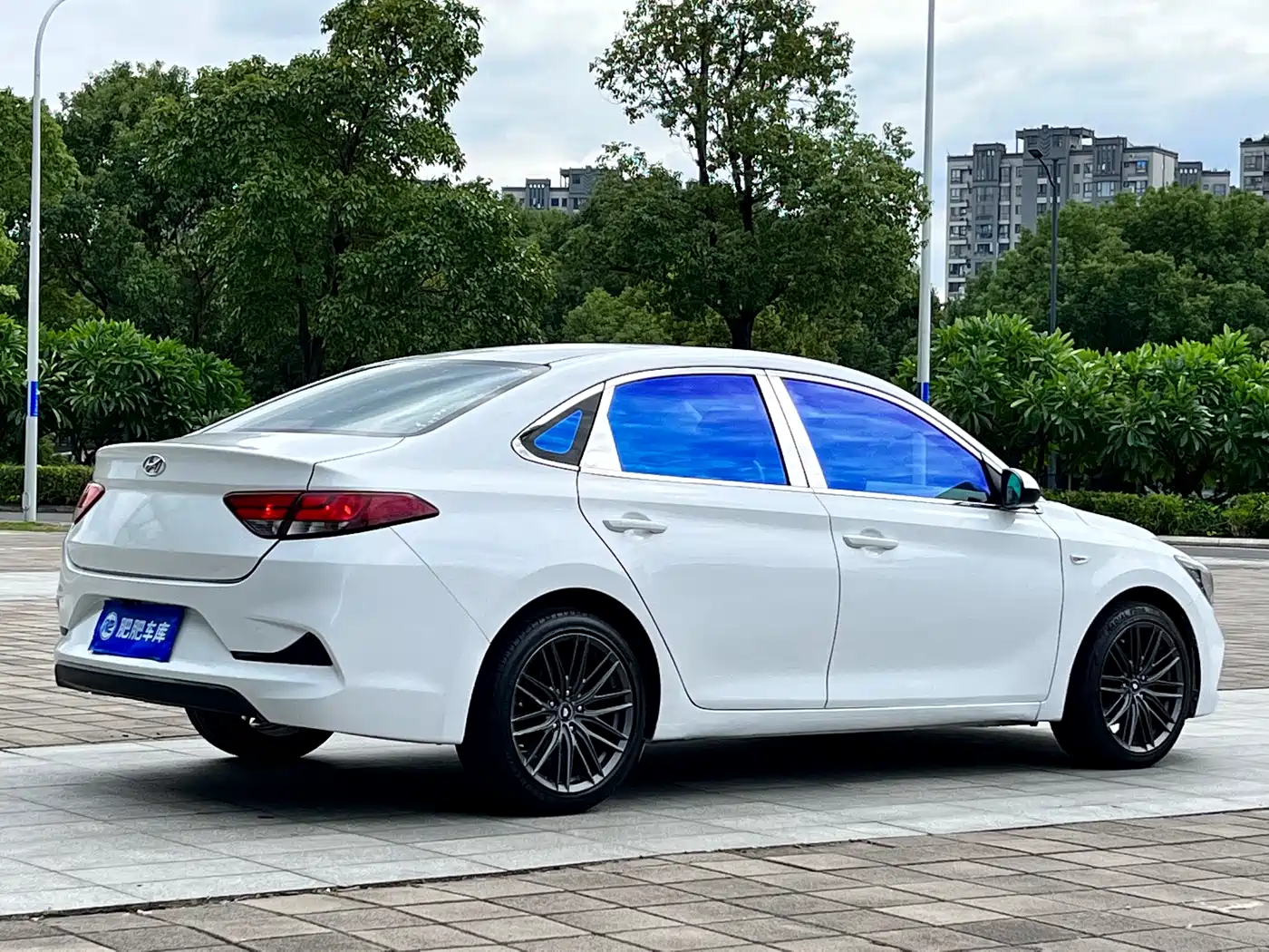 Hyundai Elantra 2017 1.6L Automatic Joy Edition DLX фото 5
