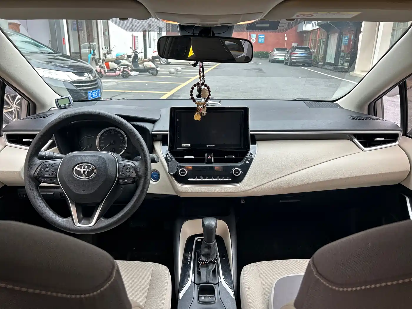 Toyota Corolla 2019 Hybrid 1.8L E-CVT GL-i Elite Edition фото 18