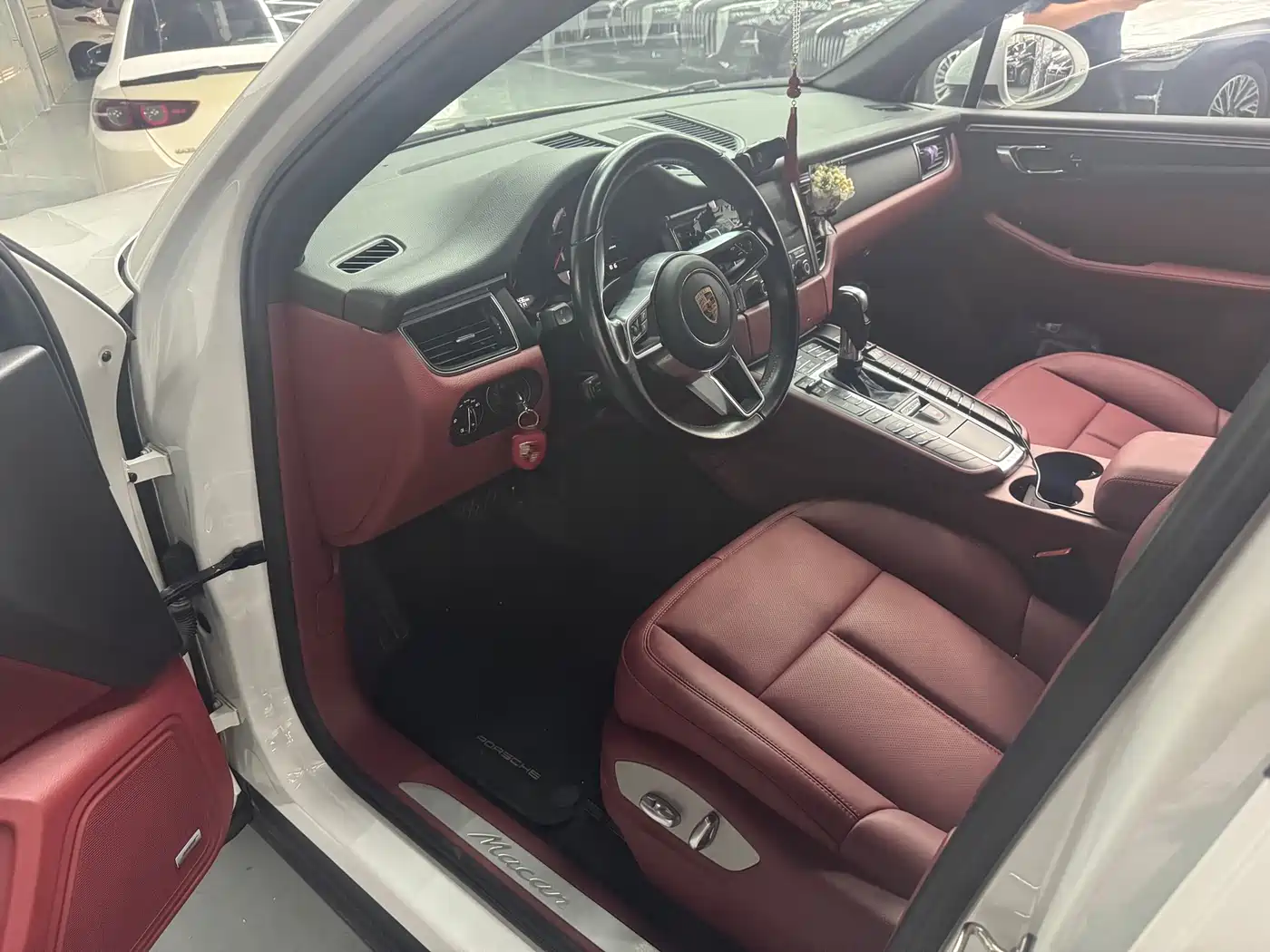 Porsche Macan 2016 Macan 2.0T фото 5