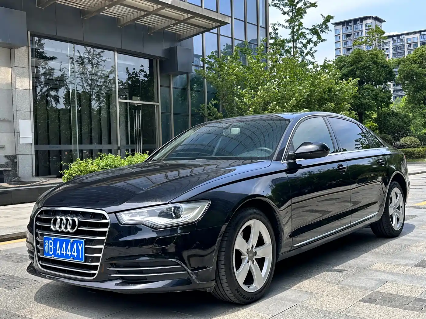 Audi A6L 2014 30 FSI Technology