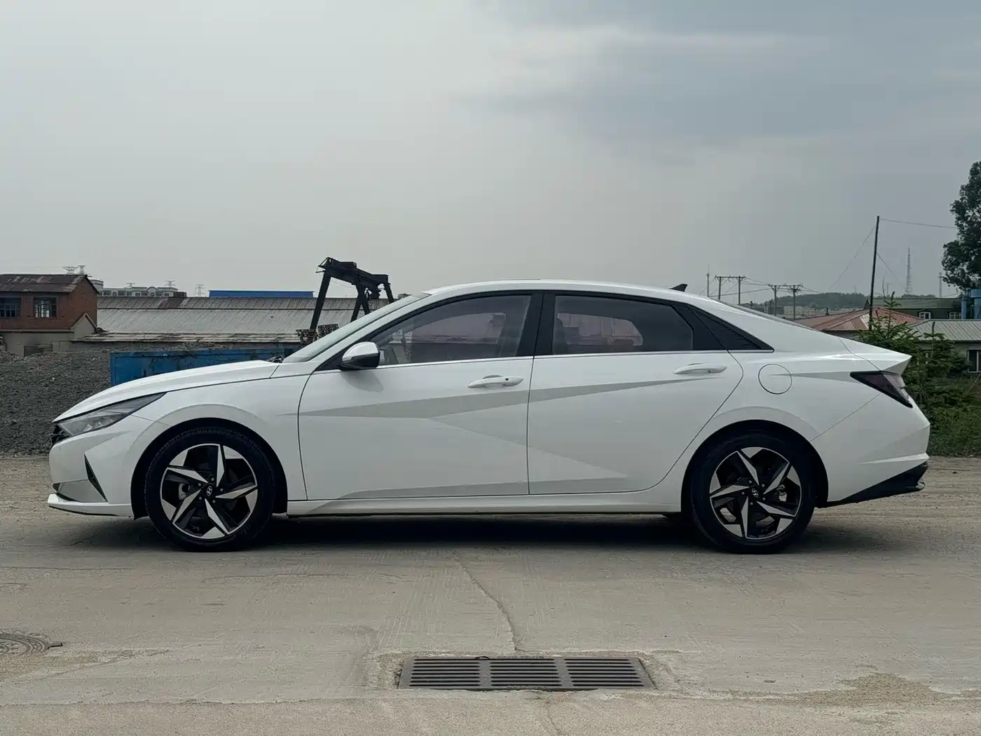 Hyundai Elantra 2022 1.5L CVT GLX Elite Edition фото 4