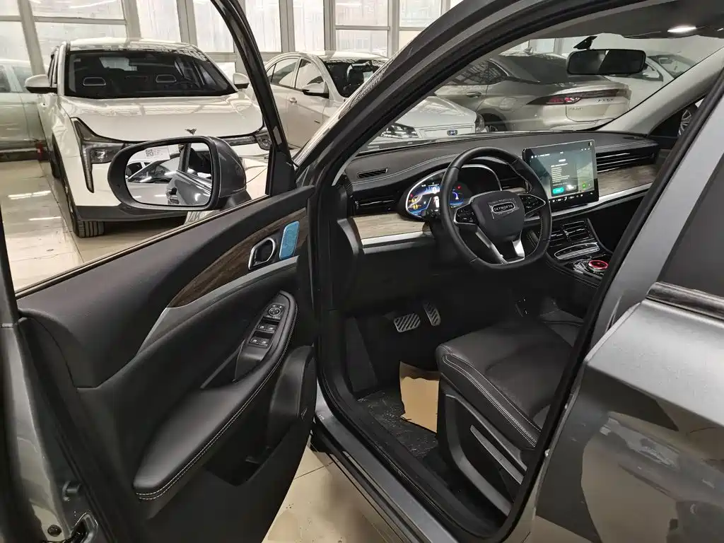 Фото 16 - Skyworth Auto Skyworth HT-i