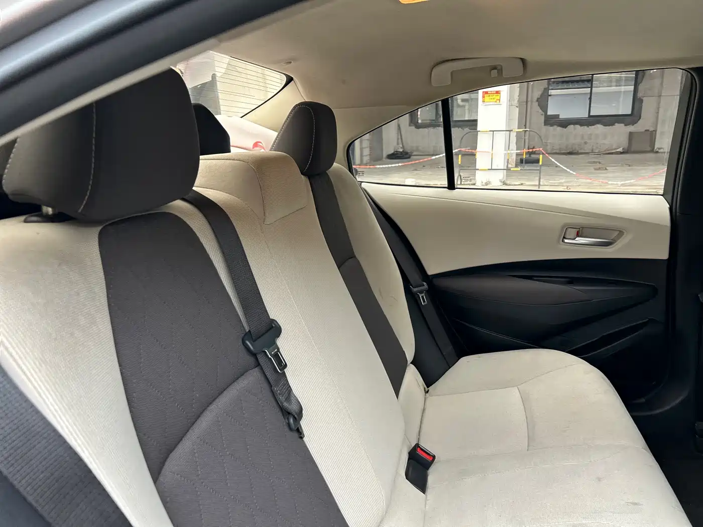 Toyota Corolla 2019 Hybrid 1.8L E-CVT GL-i Elite Edition фото 33