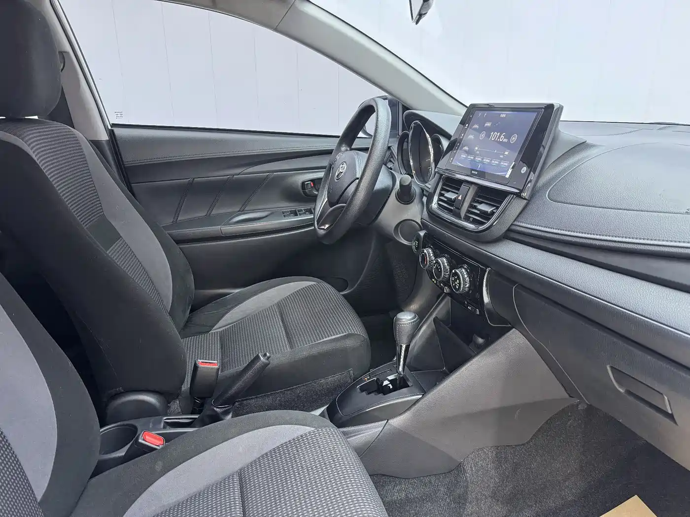Toyota Vios 2022 1.5L 20th Anniversary Edition фото 9
