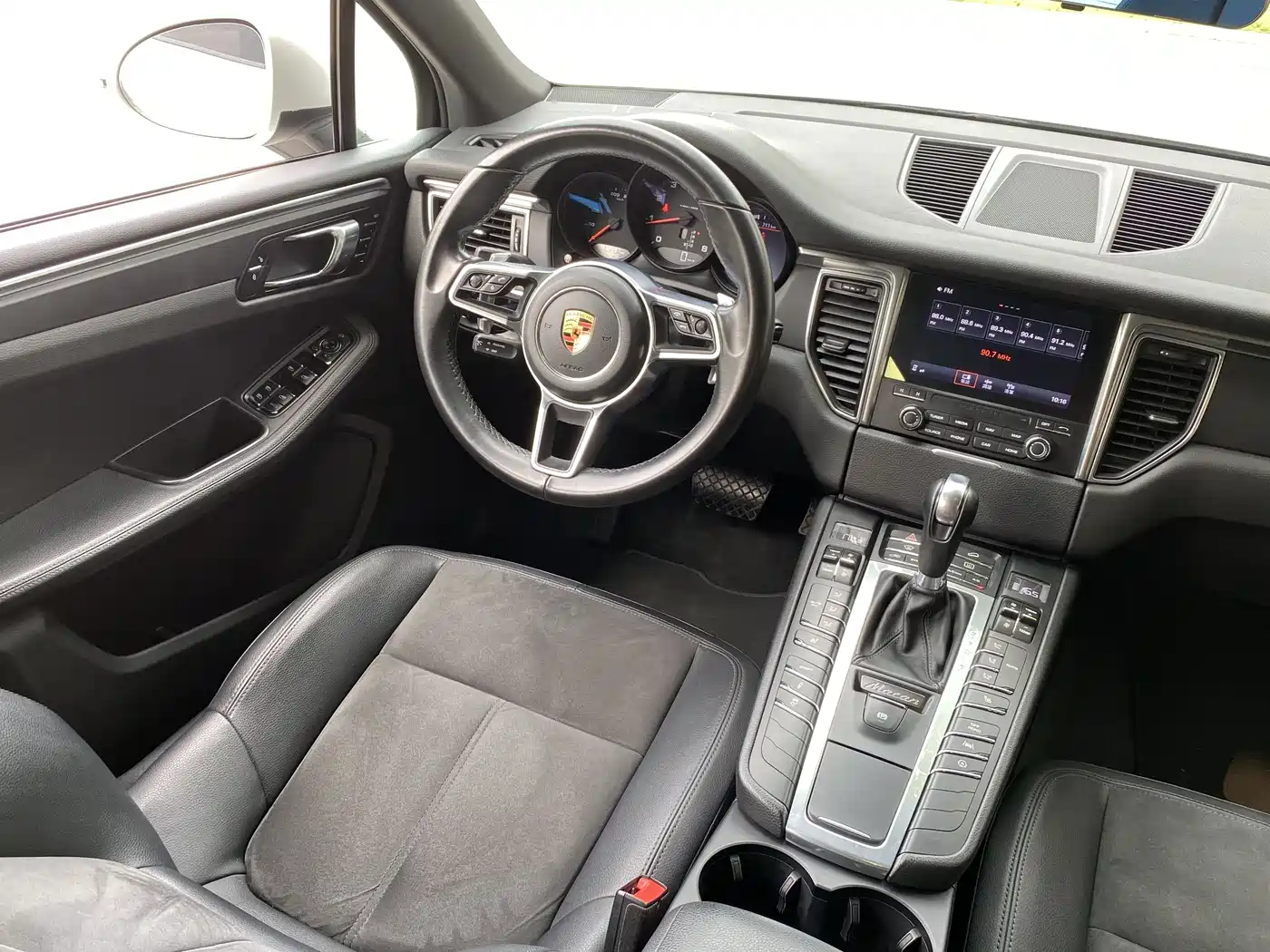 Porsche Macan 2017 Macan 2.0T фото 13