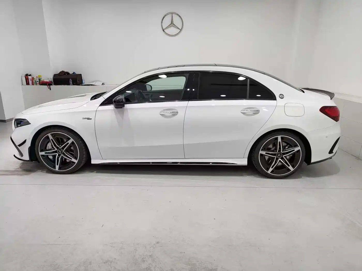 Mercedes-Benz A-Class AMG 2025 AMG A 35 L 4MATIC фото 2