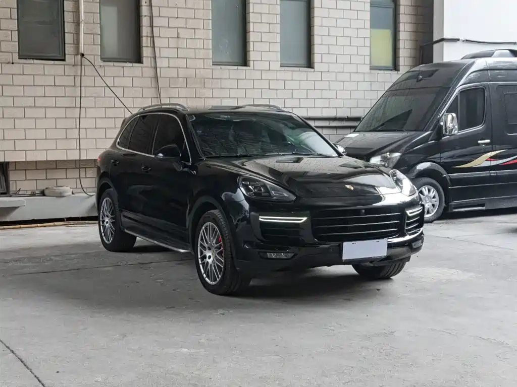 Porsche Cayenne 2016 Cayenne Turbo 4.8T фото 3