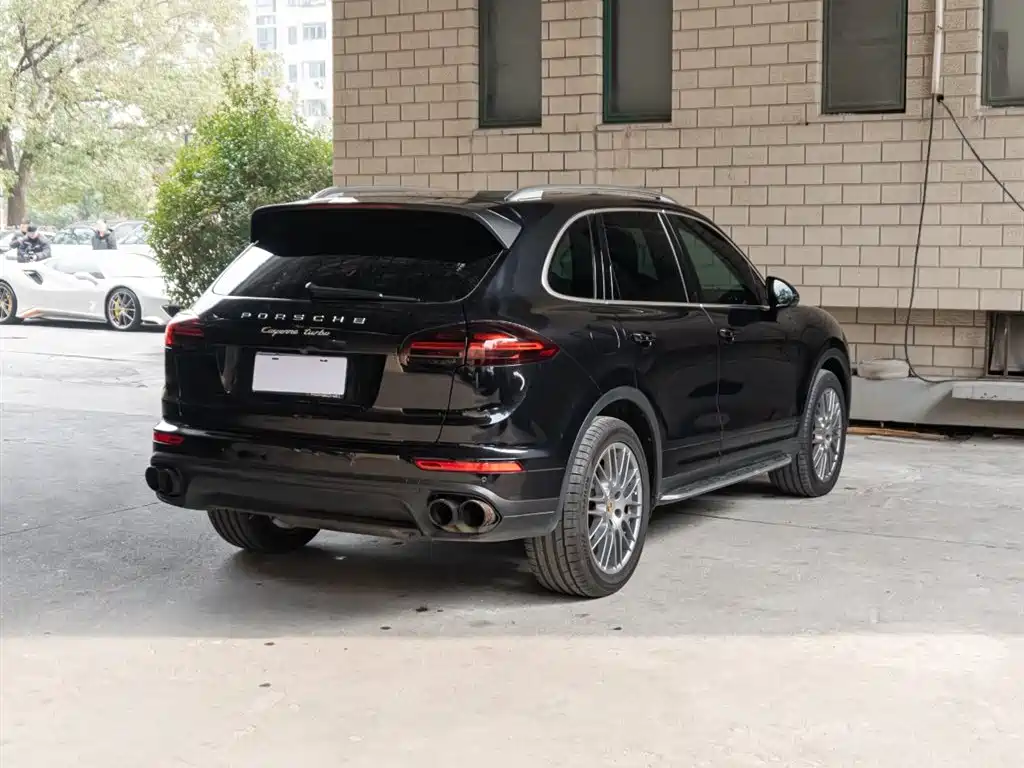Porsche Cayenne 2016 Cayenne Turbo 4.8T фото 4