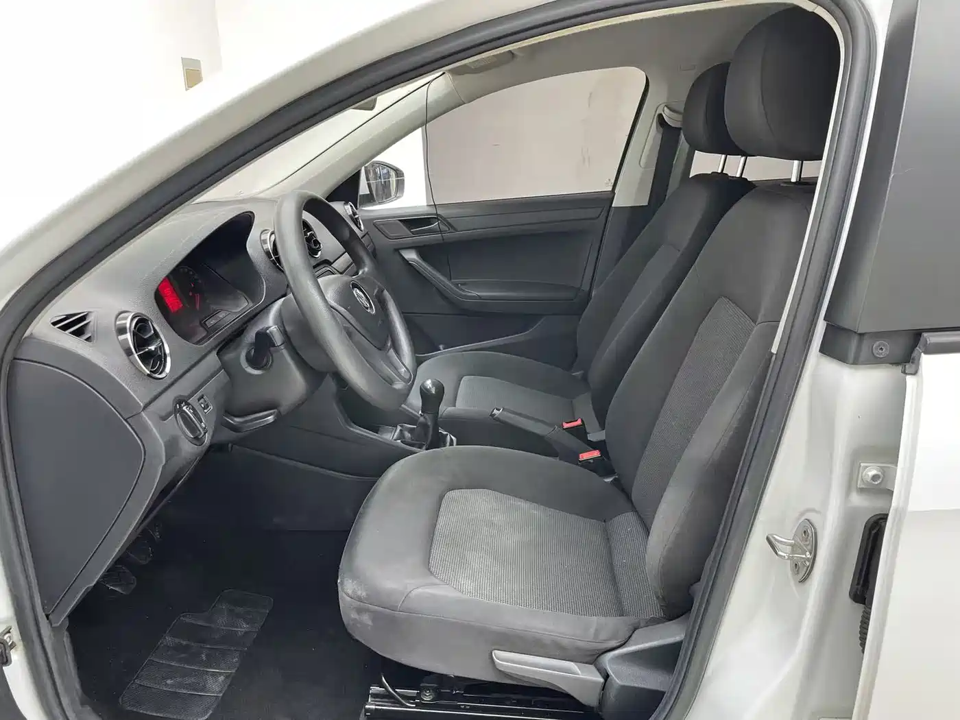 Volkswagen Jetta 2017 1.5L Manual Fashion фото 9