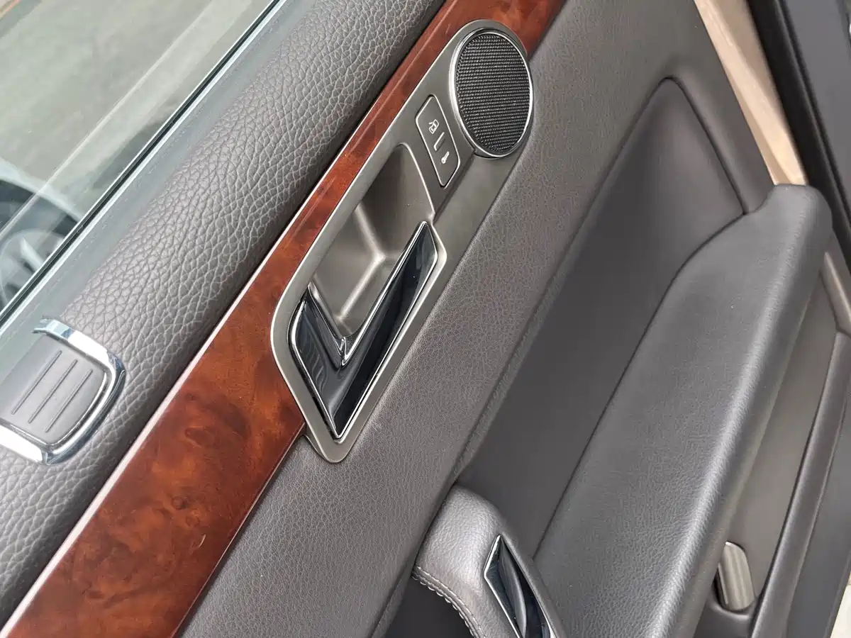 Volkswagen Phaeton 2011 3.6L V6 5-seat Long Wheelbase Individual фото 14