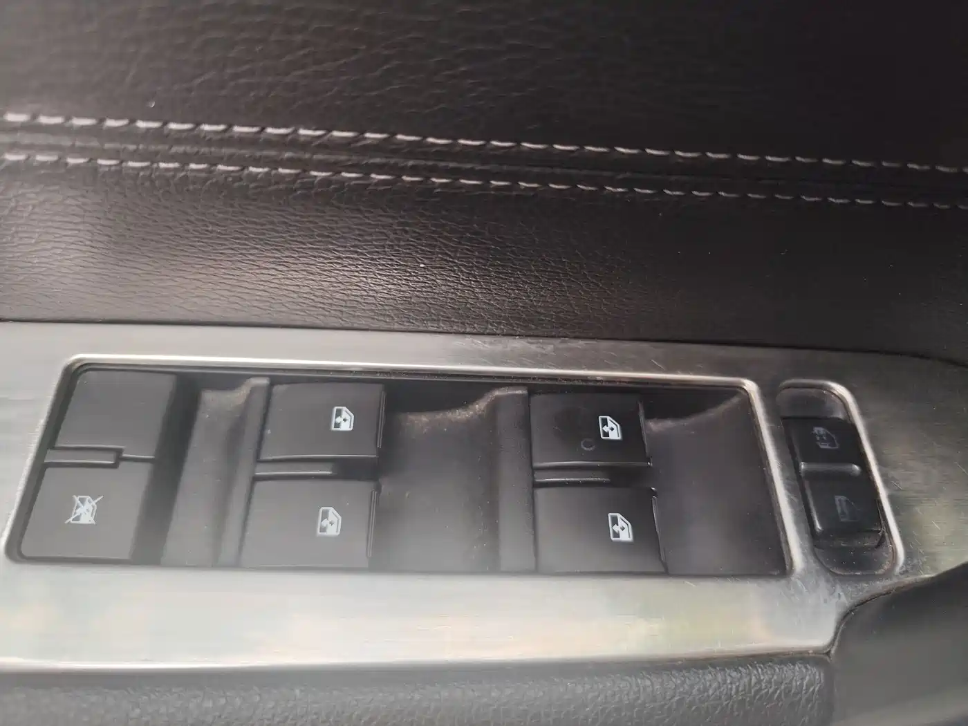 Chevrolet Captiva 2017 2.4L 2WD Luxury Edition 7-Seater фото 16