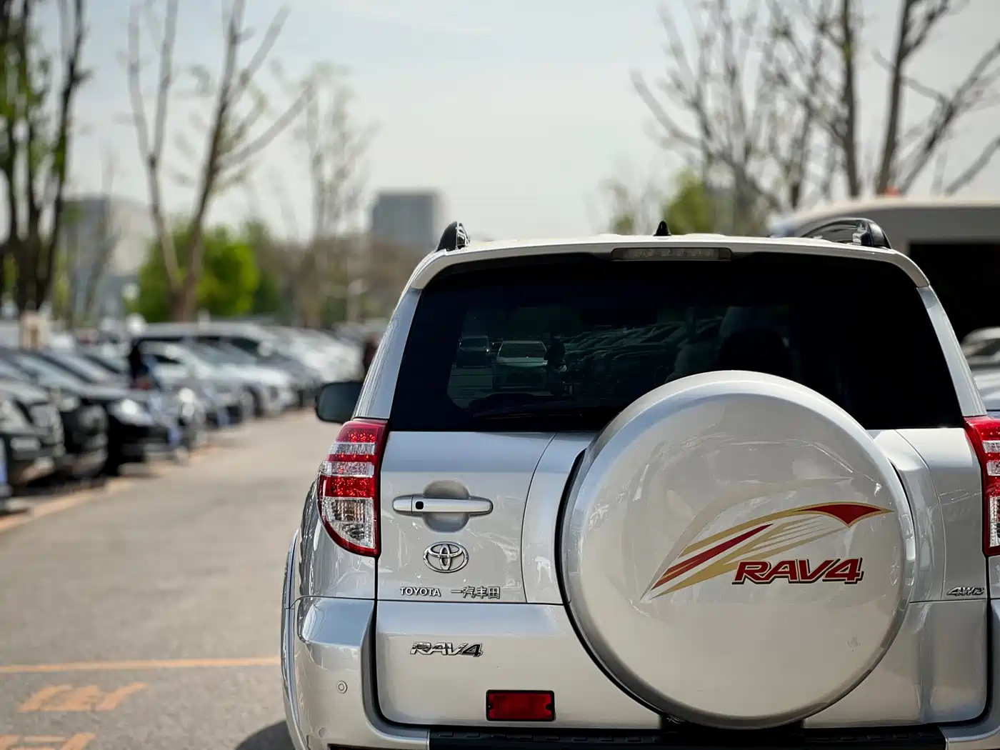Toyota RAV4 Rongfang 2010 2.4L Automatic Luxury Upgrade Edition фото 35