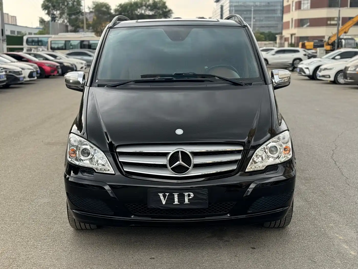 Mercedes-Benz Viano (Import) 2011 3.5L 125th Anniversary Edition 7-Seater фото 2