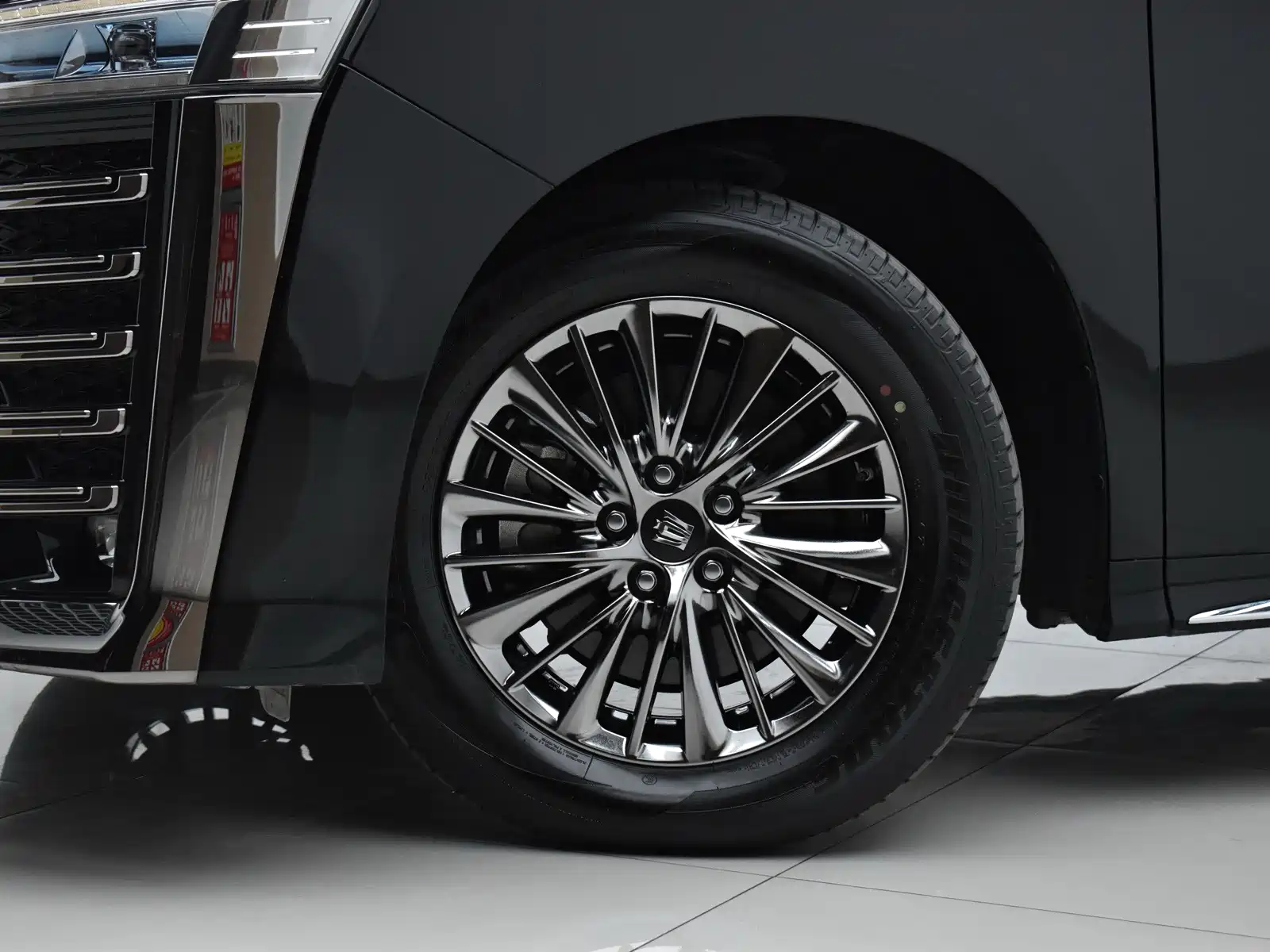 Фото 24 - Toyota Vellfire