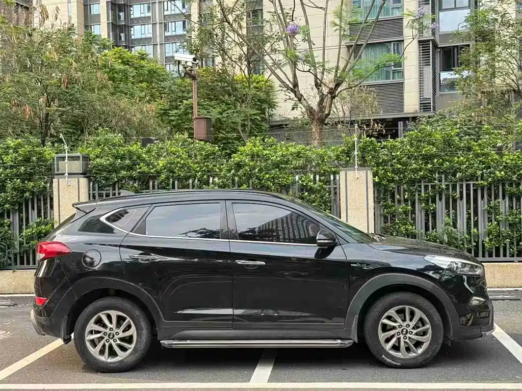 Hyundai Tucson 2015 1.6T Dual Clutch 2WD Smart фото 4