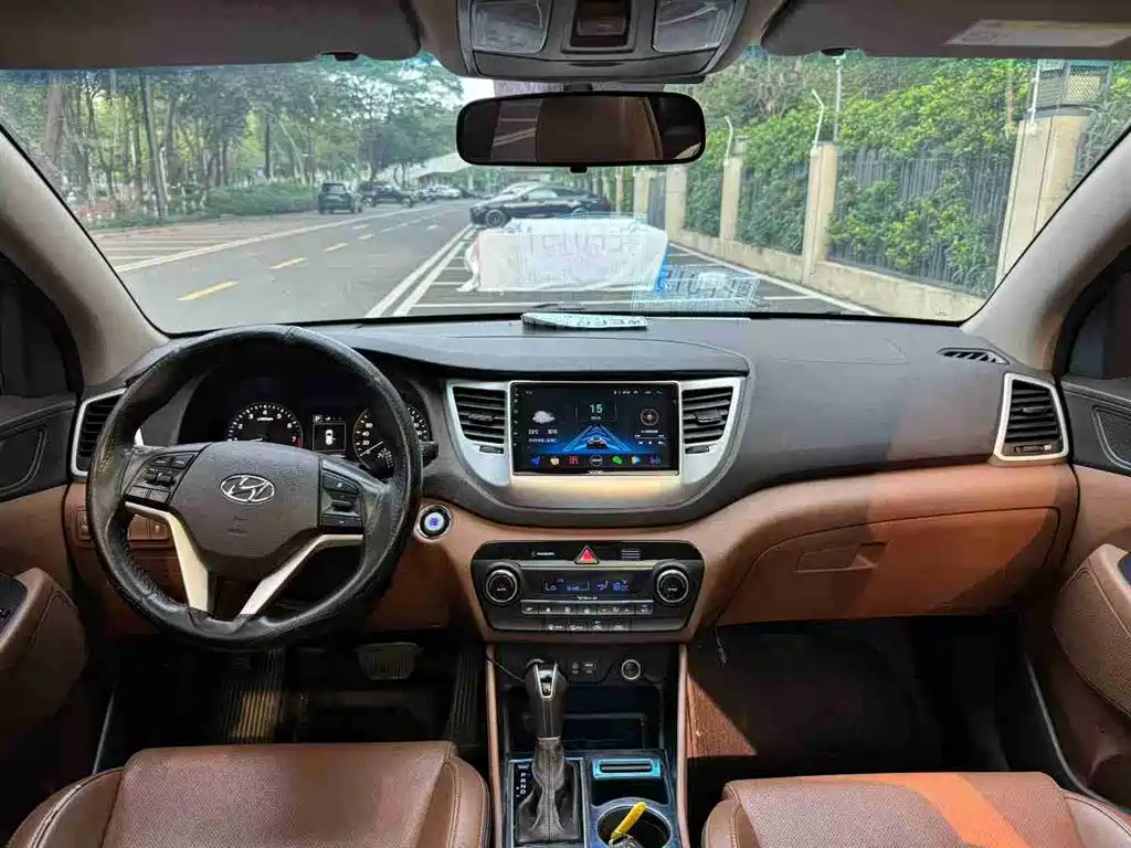 Hyundai Tucson 2015 1.6T Dual Clutch 2WD Smart фото 7
