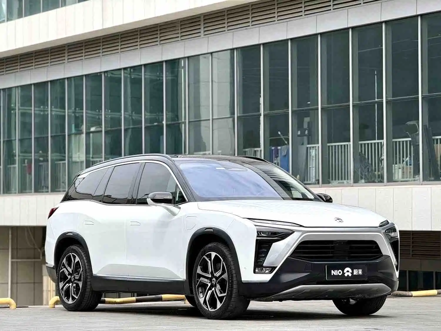 Фото 3 - NIO ES8