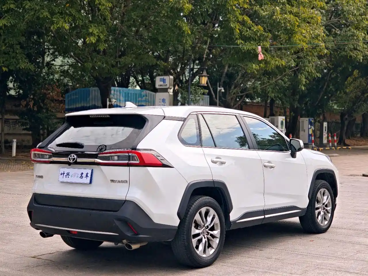 Toyota Wildlander 2022 2.0L CVT FWD Luxury PLUS Edition фото 16