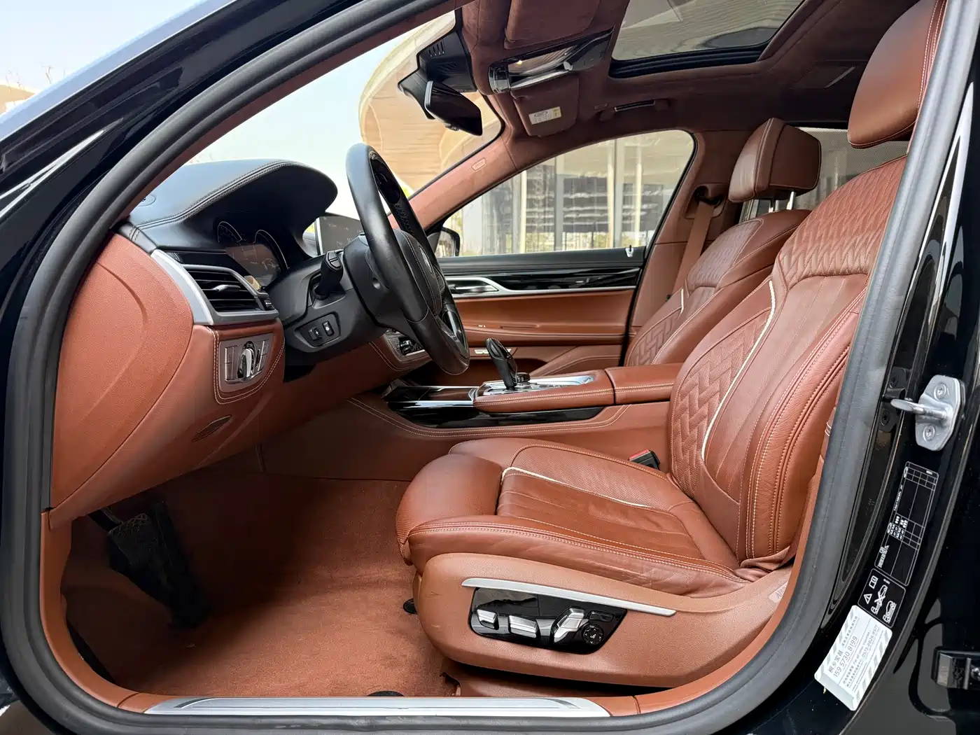 BMW 7 Series 2017 M760Li xDrive Excellence Luxury фото 8