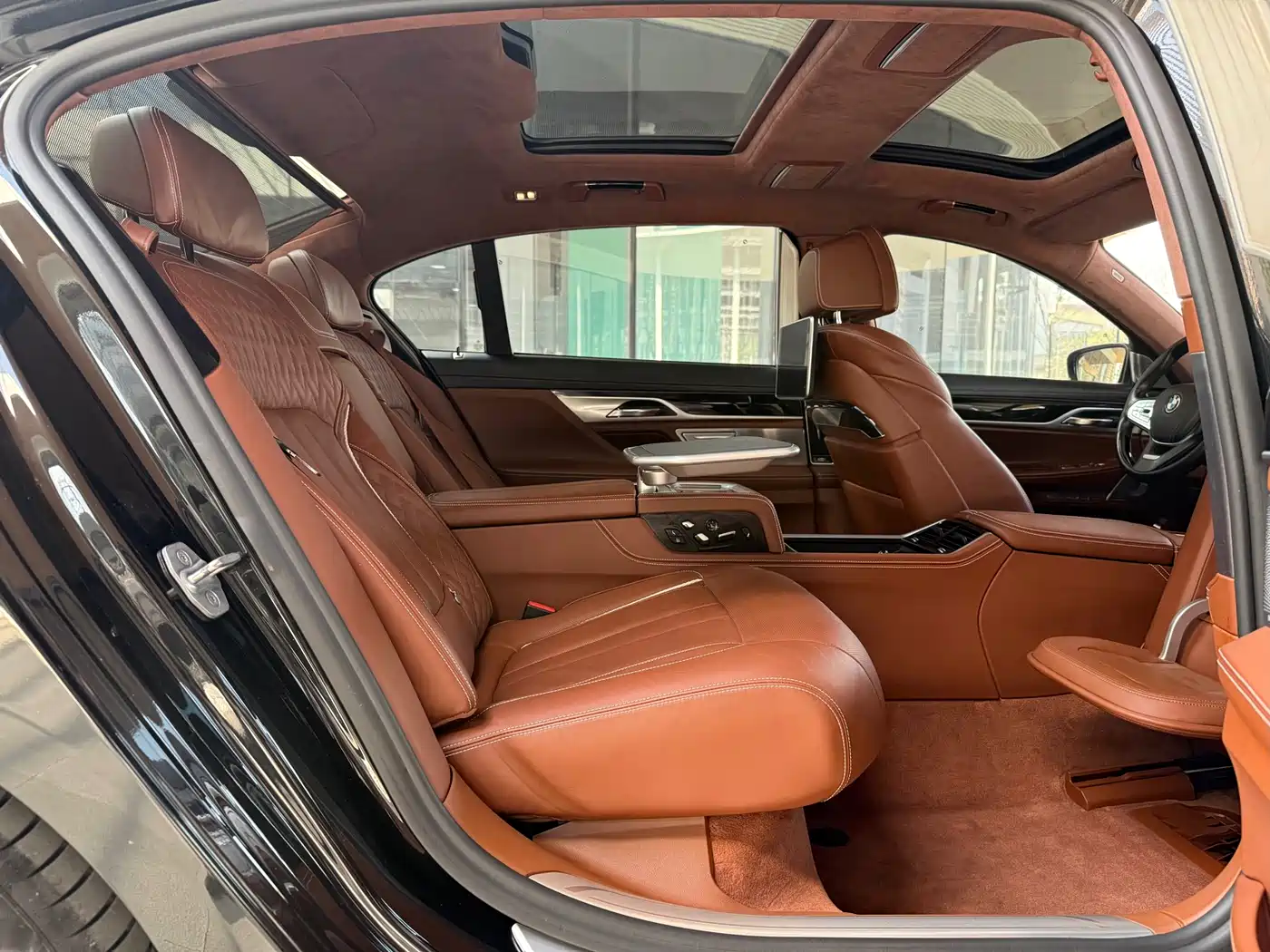 BMW 7 Series 2017 M760Li xDrive Excellence Luxury фото 12