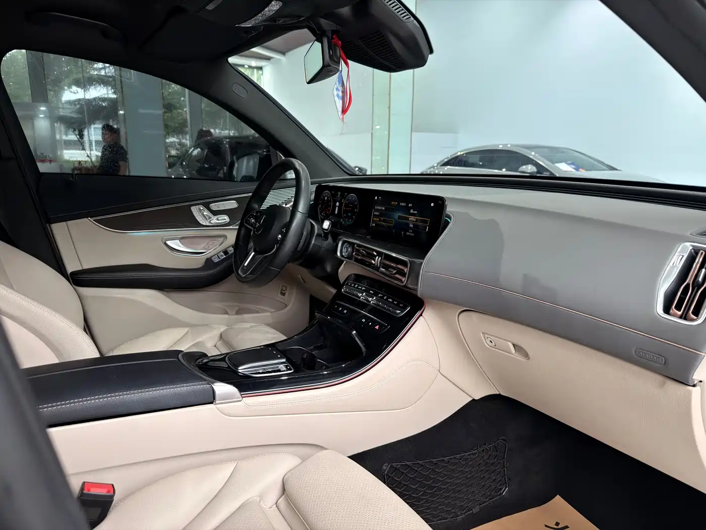Mercedes-Benz EQC 2021 EQC 400 4MATIC фото 16
