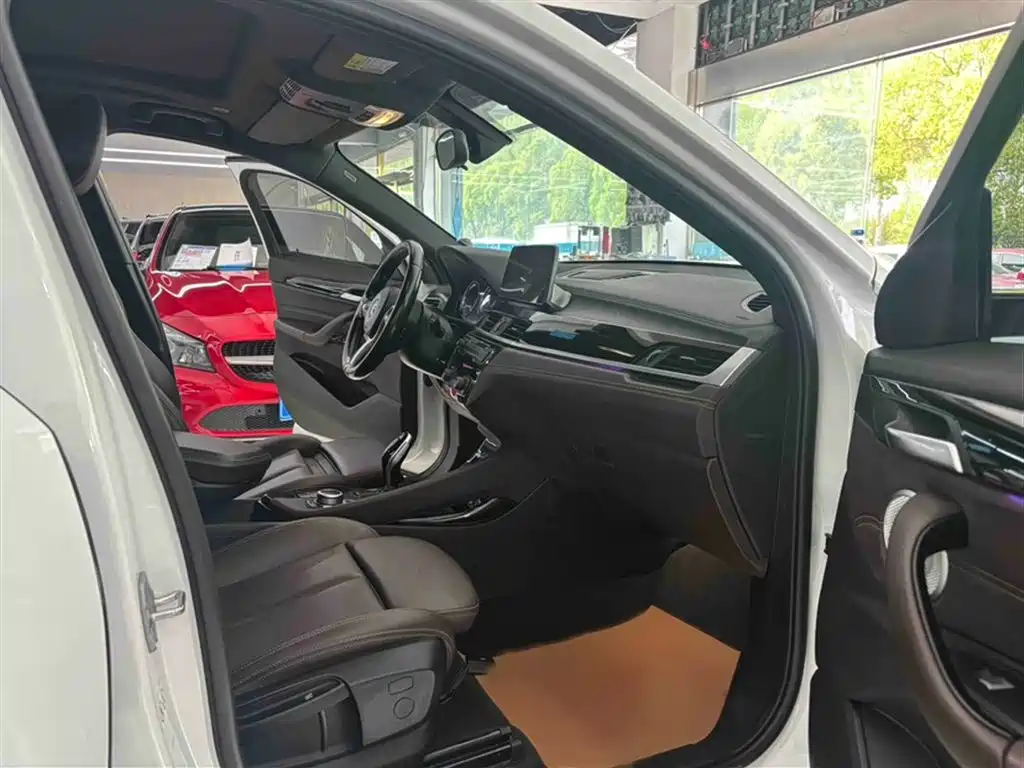 BMW X2 2021 sDrive25i Leading M Off-Road Package фото 2