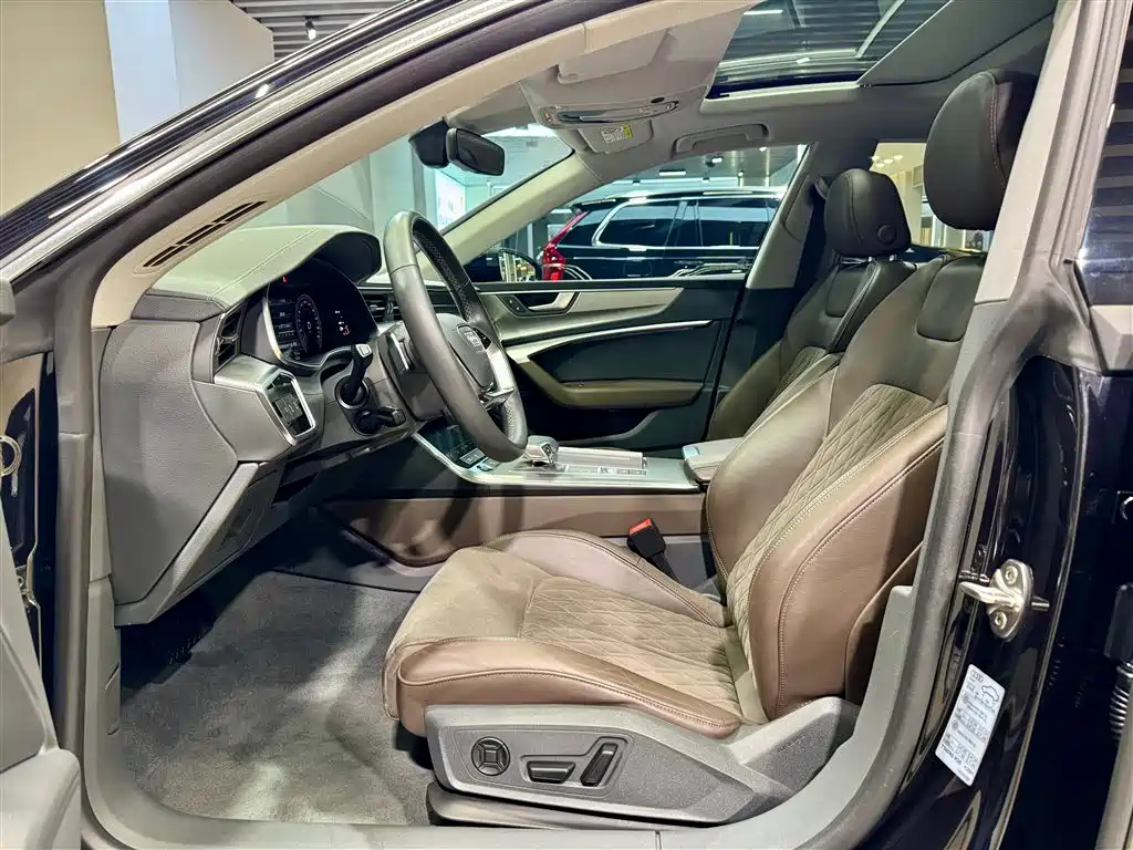 AUDI A7L
