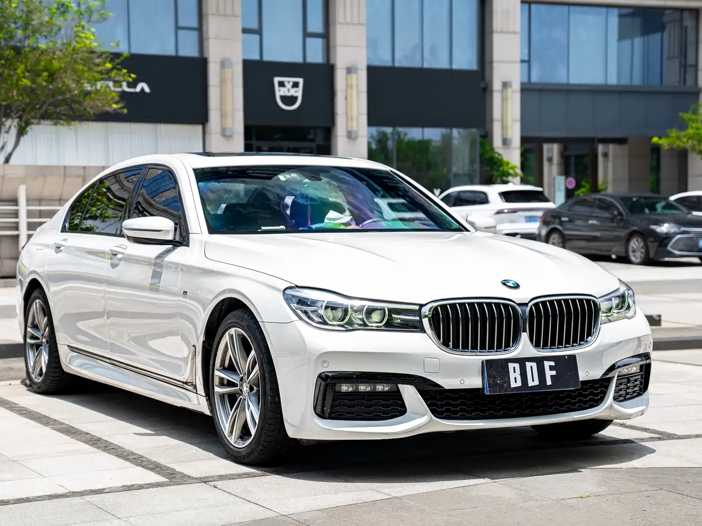 BMW 7 Series 2018 730Li Leading Type M Sport Package фото 3