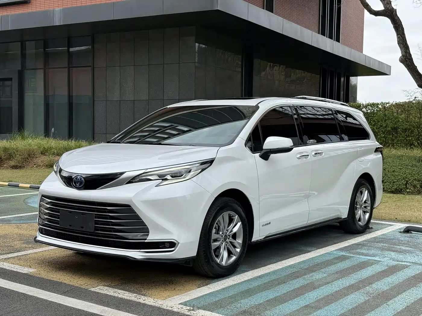 Toyota Sienna 2021 2.5L Hybrid Premium Edition