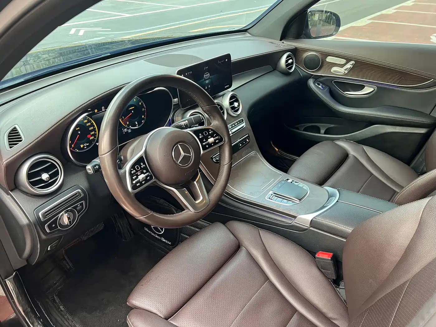Mercedes-Benz GLC 2020 GLC 260 L 4MATIC Luxury фото 4