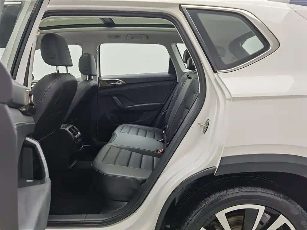 Volkswagen Tharu 2022 280TSI FWD Luxury Edition фото 15