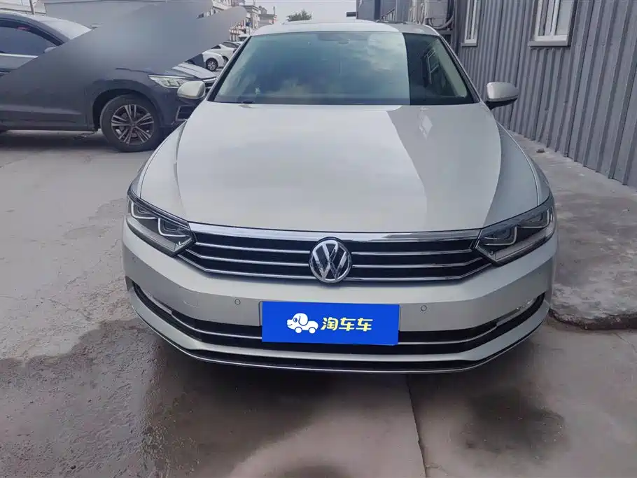 Volkswagen Magotan 2018 330TSI DSG Luxury фото 2