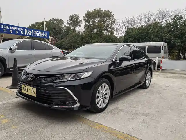 TOYOTA CAMRY