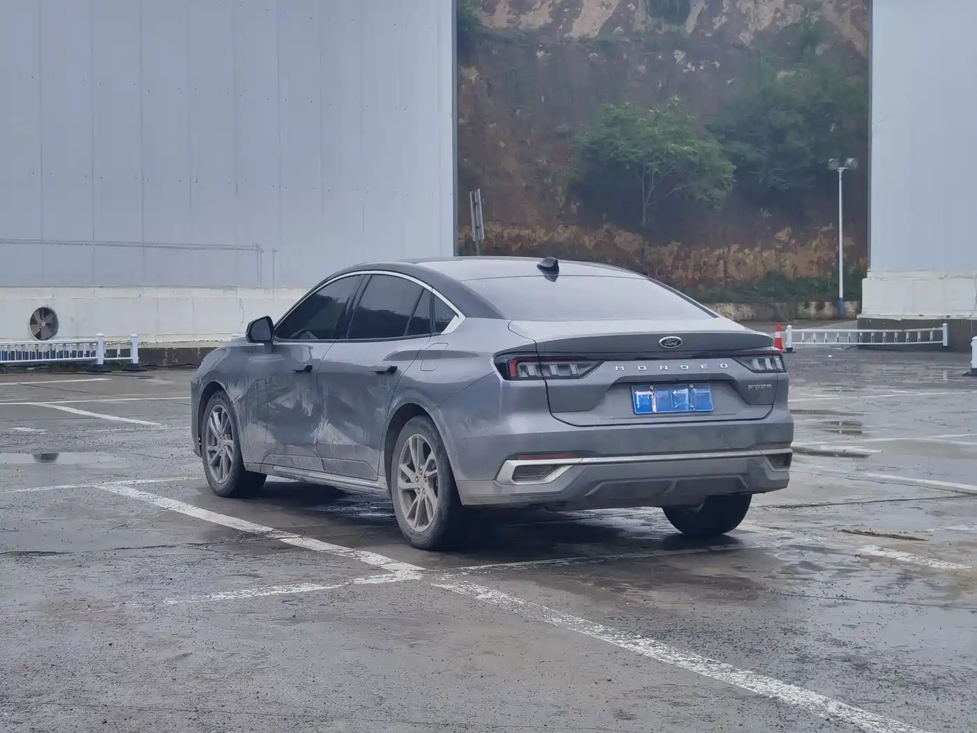 FORD MONDEO