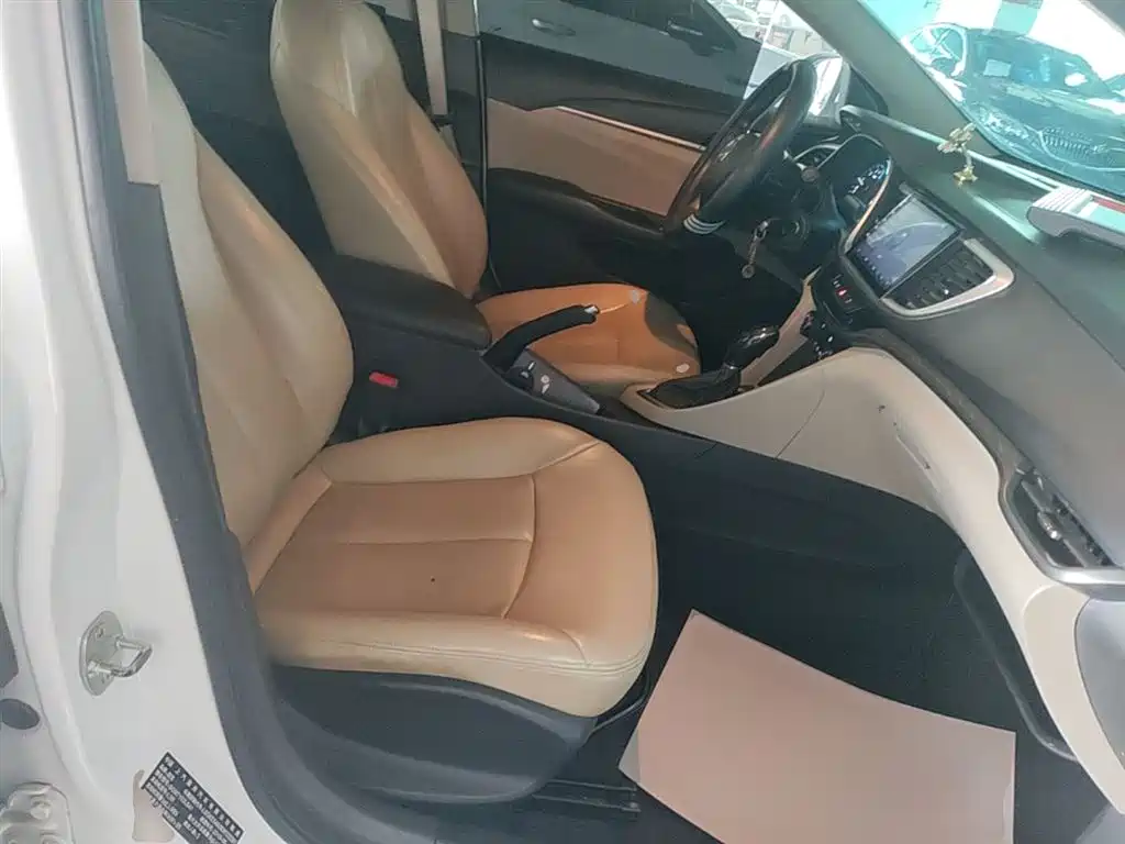 Buick Excelle 2019 15T DCT Progressive Type China VI фото 25