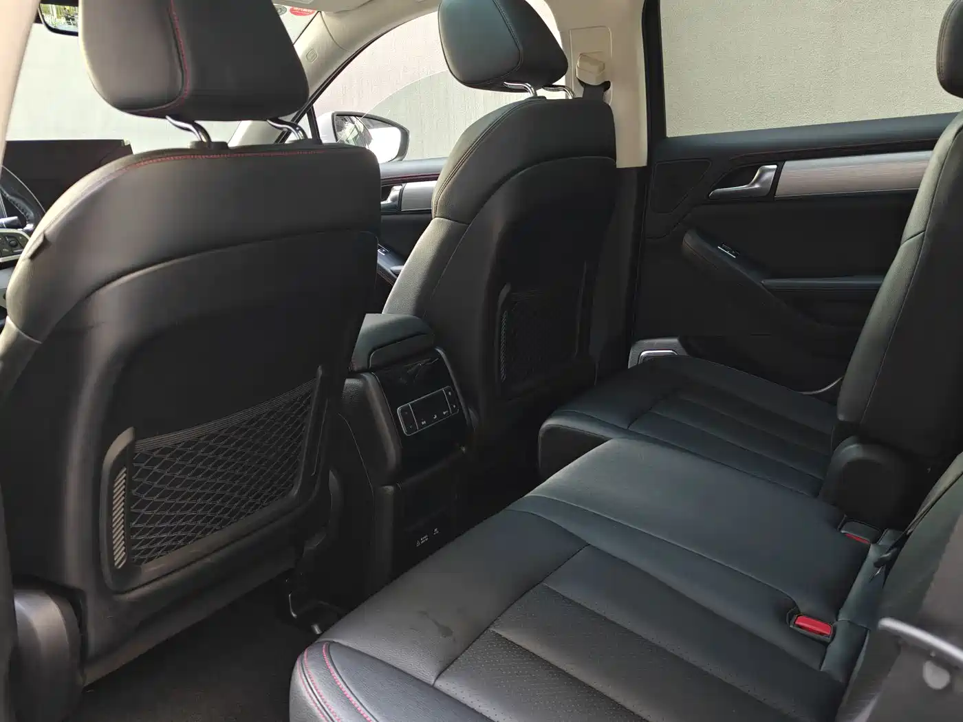BYD Tang New Energy 2018 DM 2.0T AWD Smart Connection Enjoy Edition 7-Seater China V фото 8