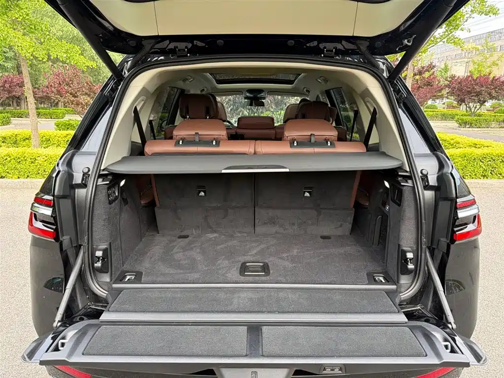 BMW X7 2024 xDrive40i Leading Luxury Package фото 16