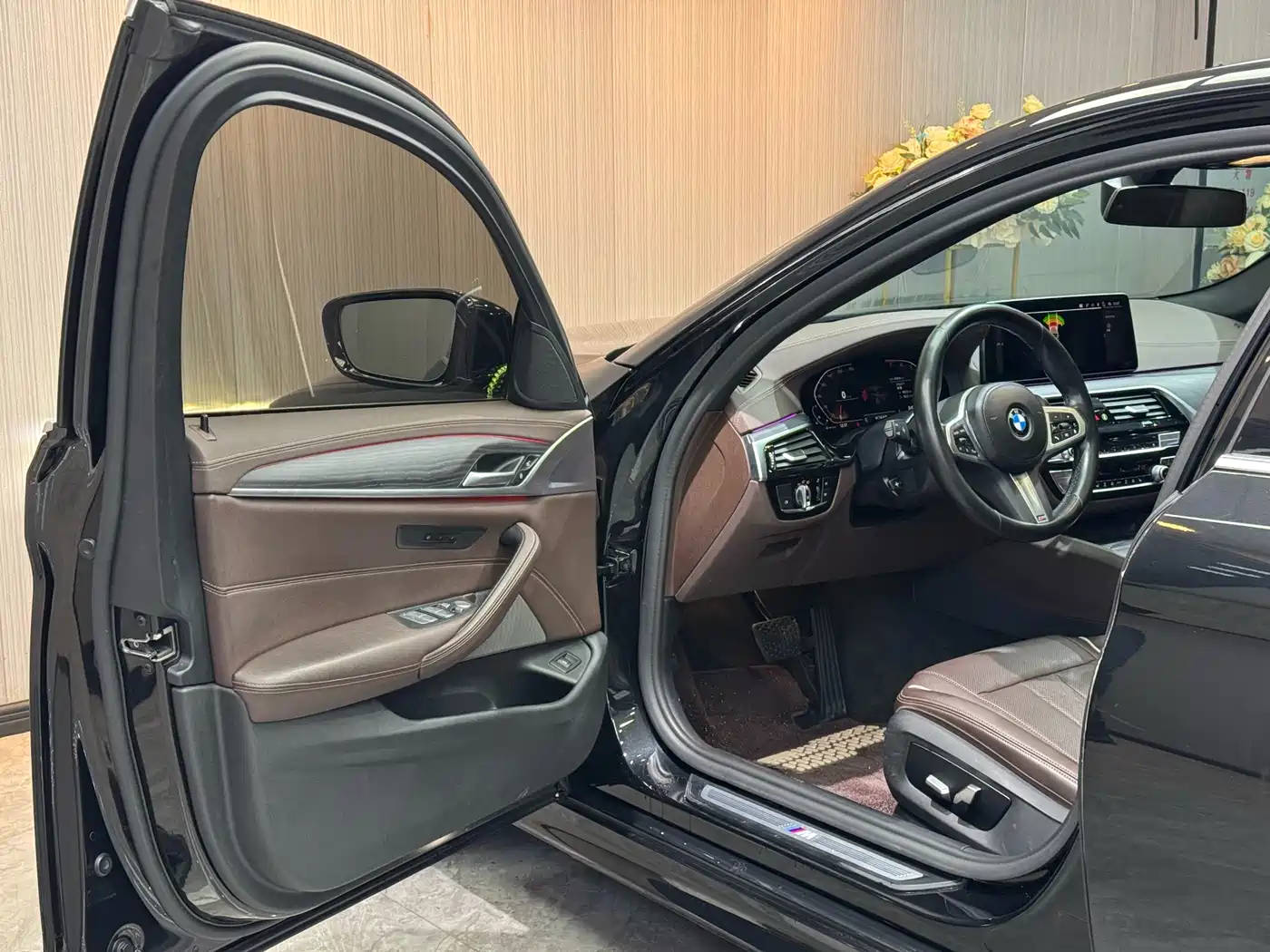 BMW 5 Series 2022 Model Second Facelift 530Li Leading M Sport Package фото 4