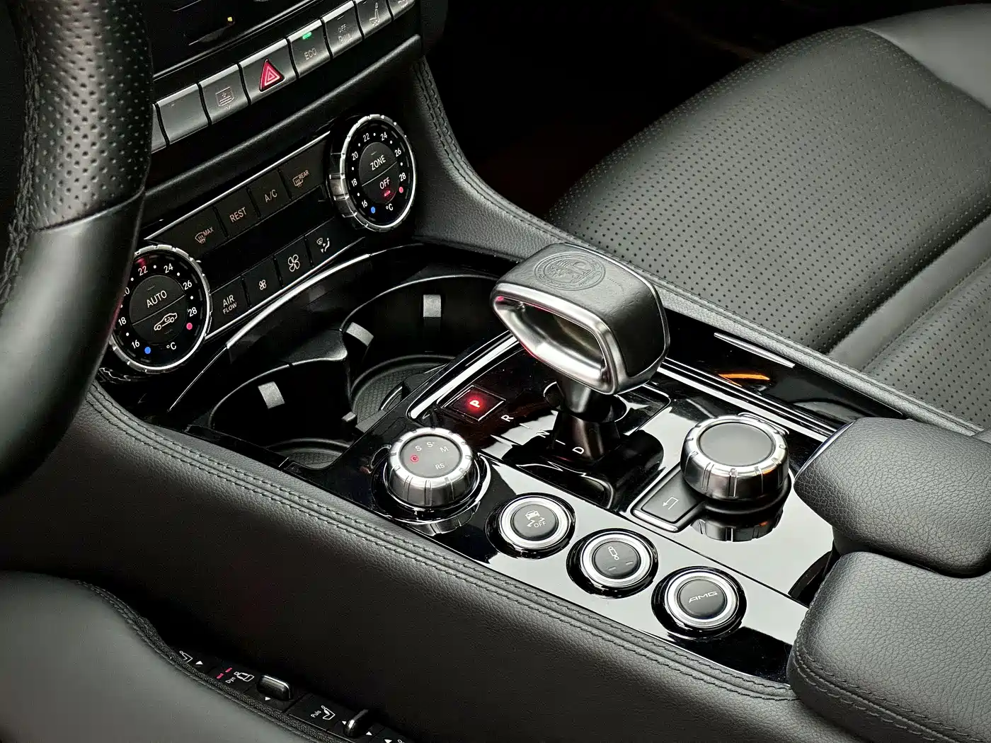 Mercedes-Benz CLS AMG 2015 AMG CLS 63 4MATIC фото 22