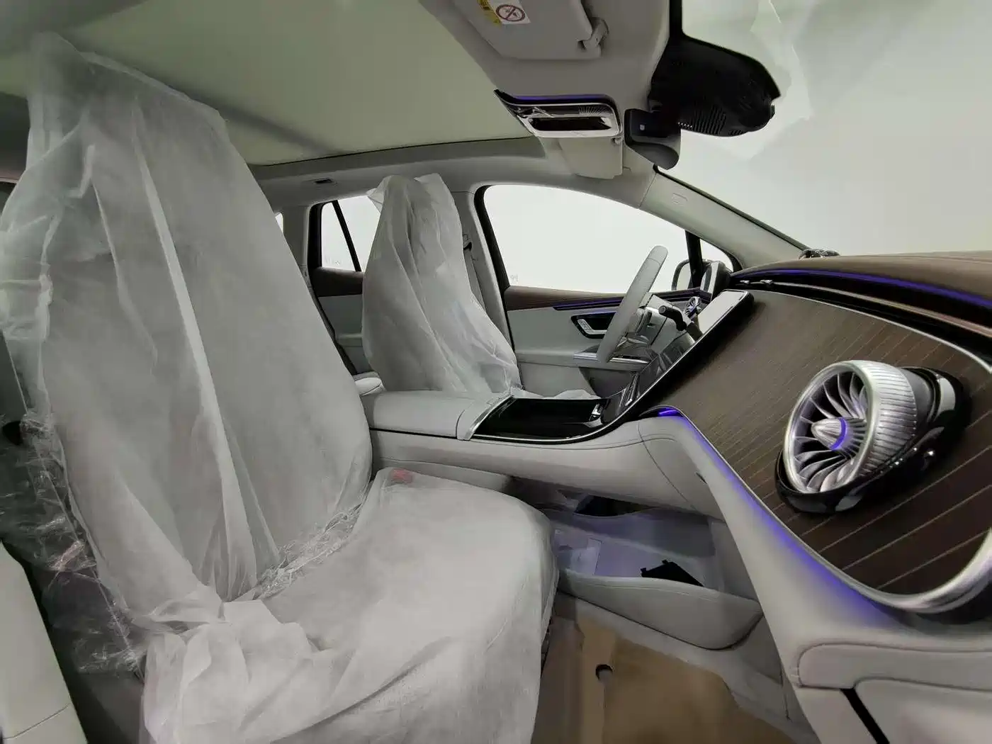 Mercedes-Benz EQE SUV 2024 500 4MATIC Pioneer Edition фото 13