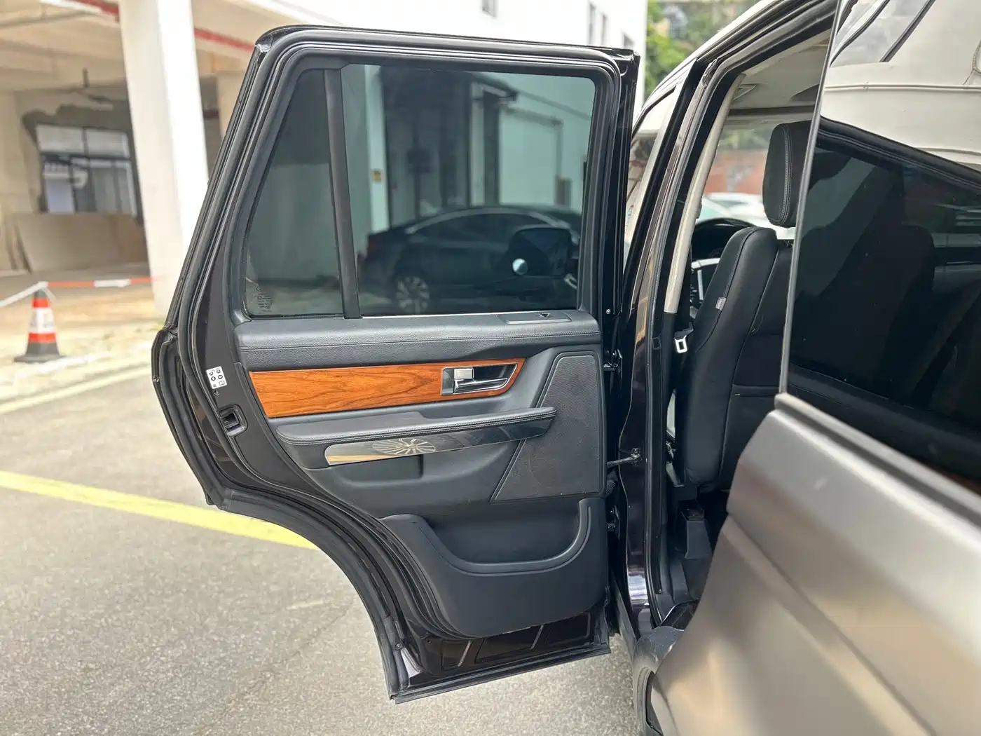 Land Rover Range Rover Sport 2011 3.0 TDV6 Diesel фото 15