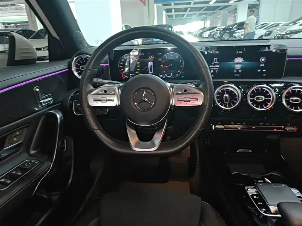 Mercedes-Benz A-Class 2020 A 200 L Sport Sedan фото 11