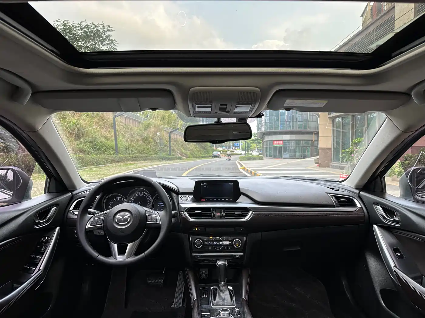 Mazda Atenza 2017 2.5L Skyactiv-G Premium фото 14