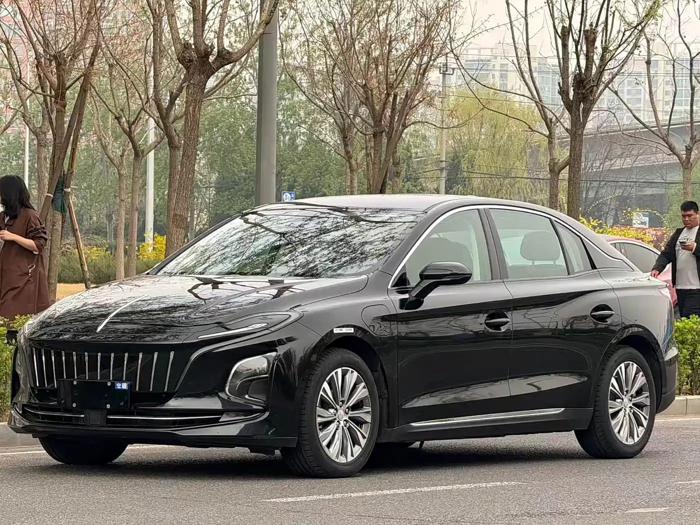 Hongqi E-QM5 2024 500km Travel Edition