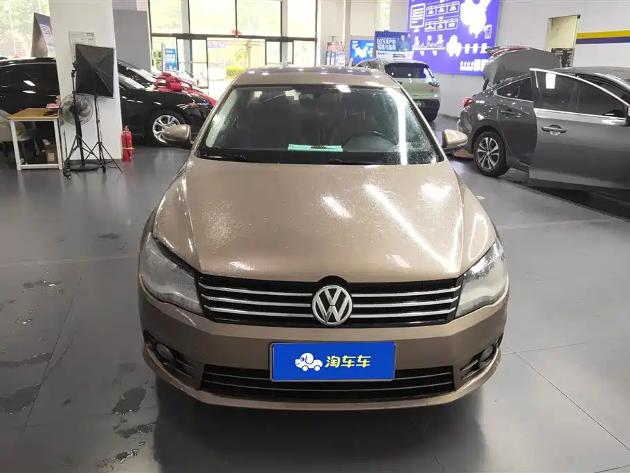 Volkswagen Bora 2014 1.6L Manual Comfort Edition фото 2