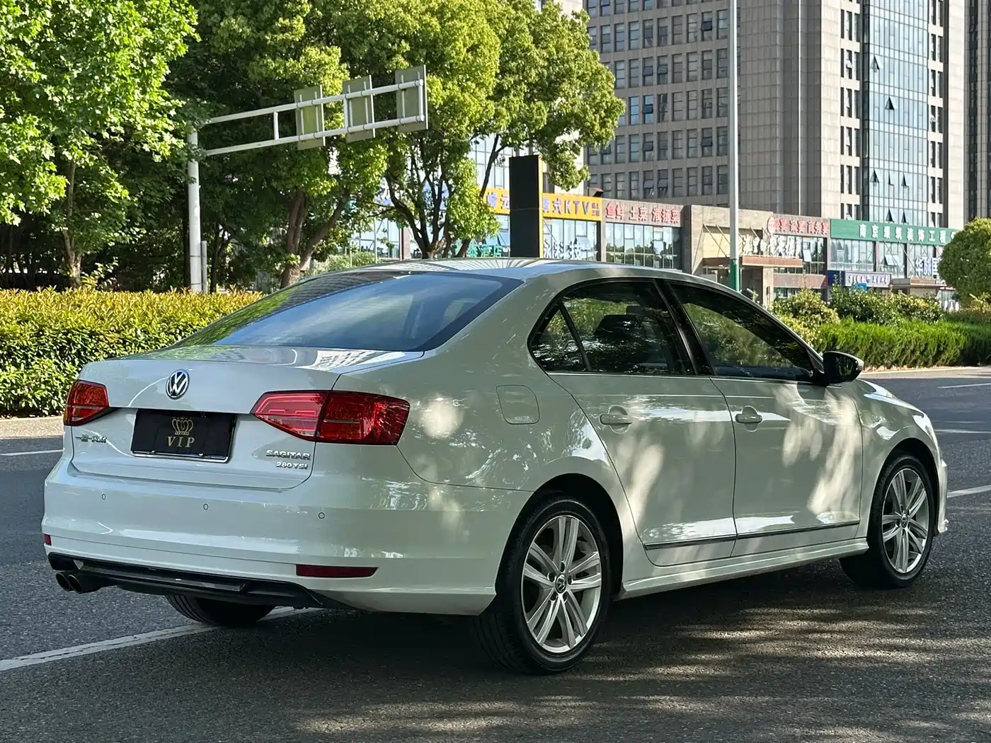 Volkswagen Sagitar 2018 280TSI DSG Spark Edition фото 7